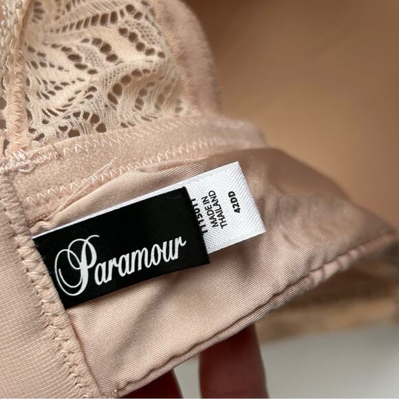 Paramour Carolina Seamless Plunge Racerback Bra in Sugar Baby - Picture 5 of 5